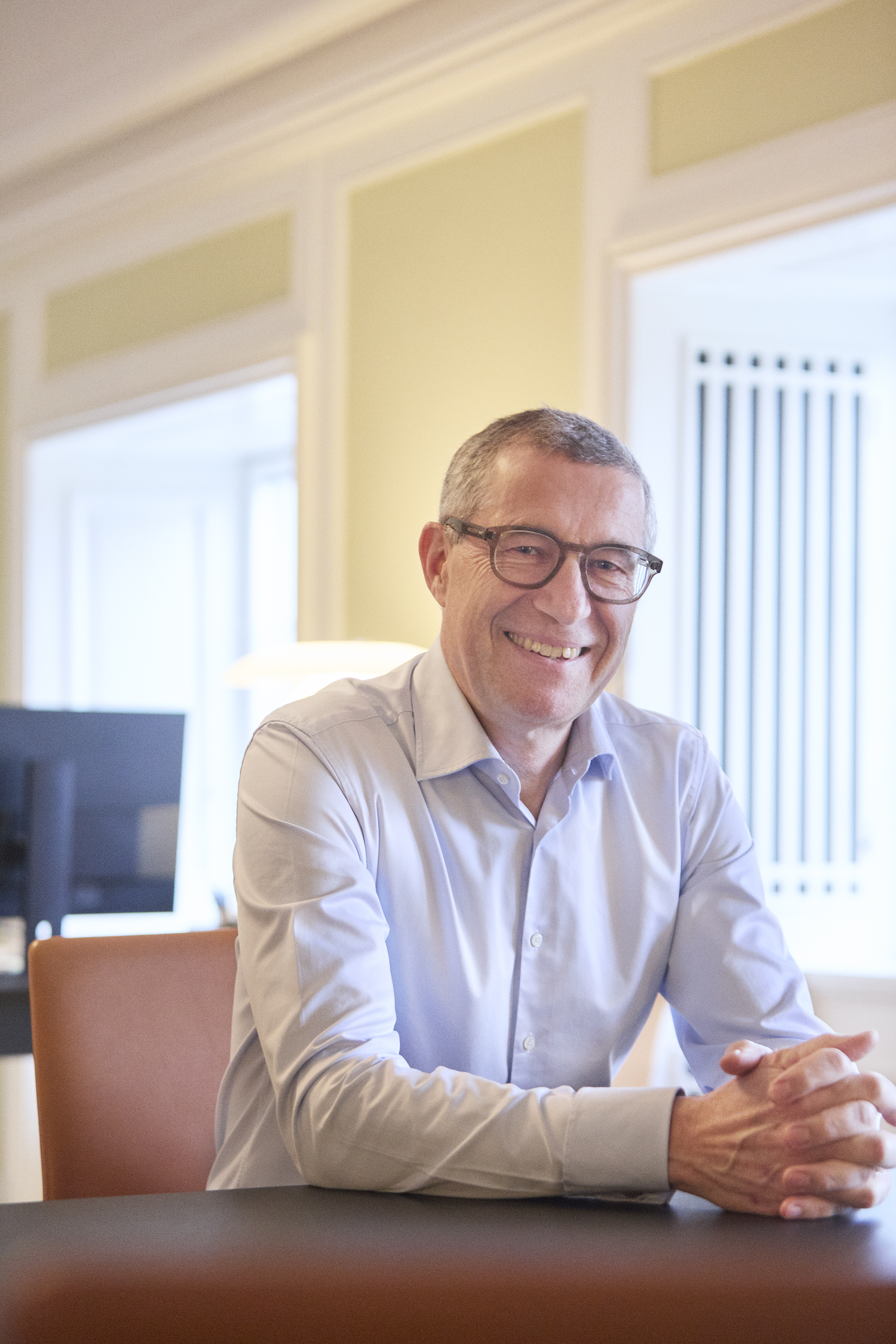 Philip Ved Mødebord